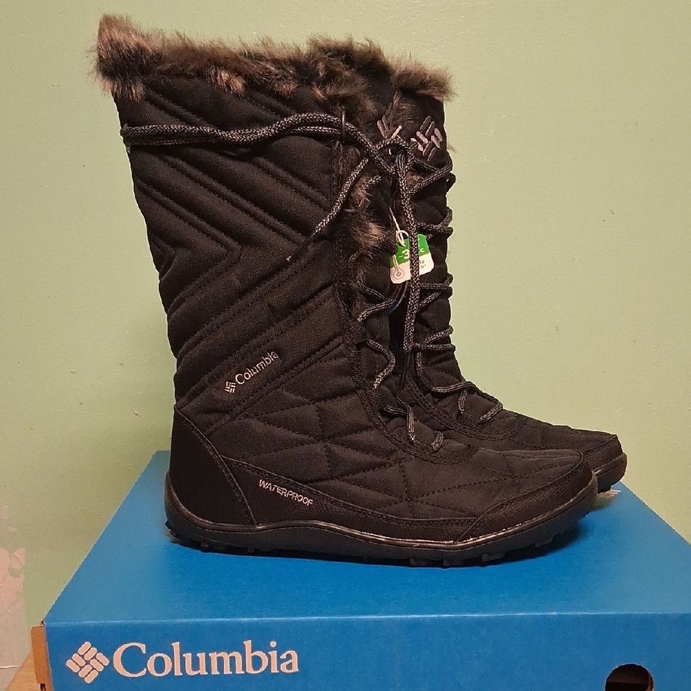 Columbia Women's Quilted Black Winter Boots